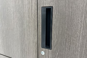 コクヨ エディア 中古キャビネット 両開き書庫 【上下セット】 収納家具 中古オフィス家具 900/500/2170の画像