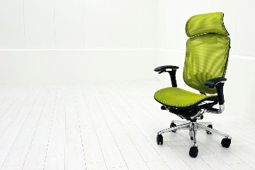【ポリッシュ脚ピカピカ磨き有！】オカムラ コンテッサチェア 中古 2016年製 エクストラハイバック メッシュ 大型ヘッドレスト 中古オフィス家具 ライムグリーンの画像