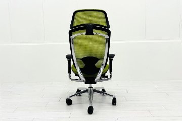 【ポリッシュ脚ピカピカ磨き有！】オカムラ コンテッサチェア 中古 2016年製 エクストラハイバック メッシュ 大型ヘッドレスト 中古オフィス家具 ライムグリーンの画像