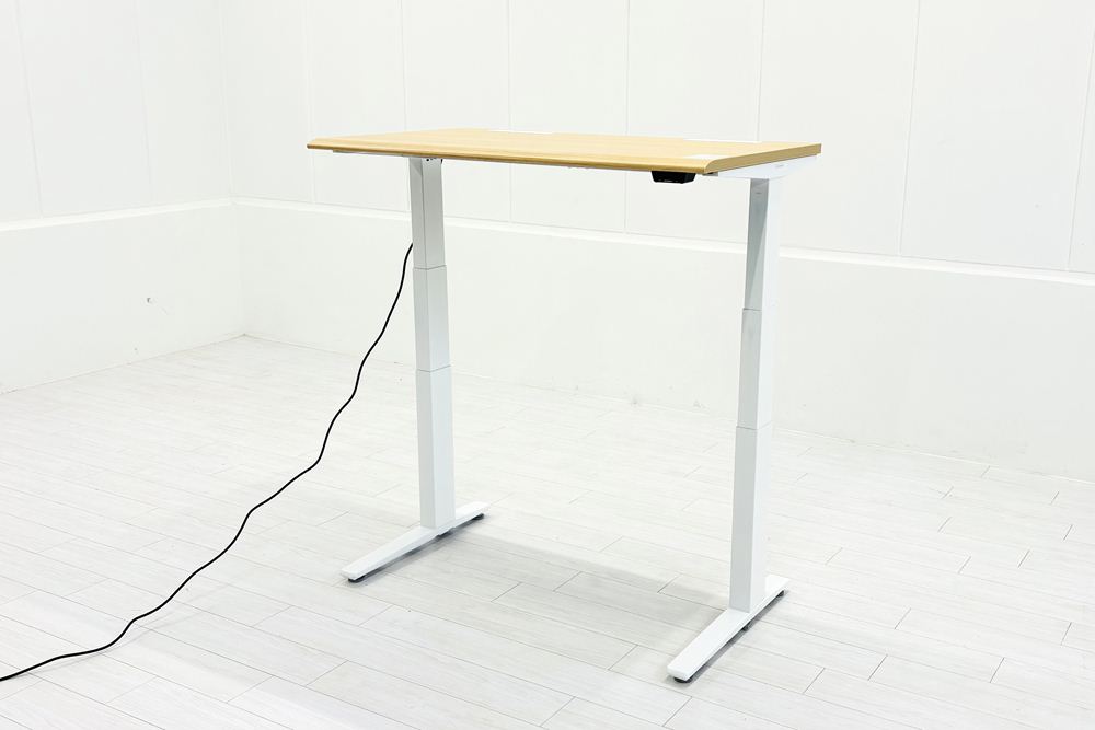 オカムラ スイフト 電動昇降デスク 中古 木目 幅1150 中古オフィス家具 1150/675/650～1250の画像