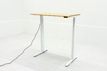 オカムラ スイフト 電動昇降デスク 中古 木目 幅1150 中古オフィス家具 1150/675/650～1250の画像