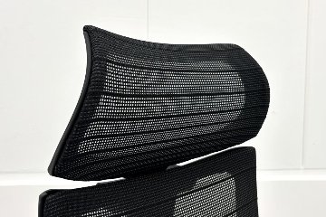 【ポリッシュ脚ピカピカ磨き有！】バロンチェア 中古 2023年製 オカムラ グラデーションメッシュ エクストラハイバック 可動肘 中古オフィス家具 可動ヘッドレスト ブラックの画像