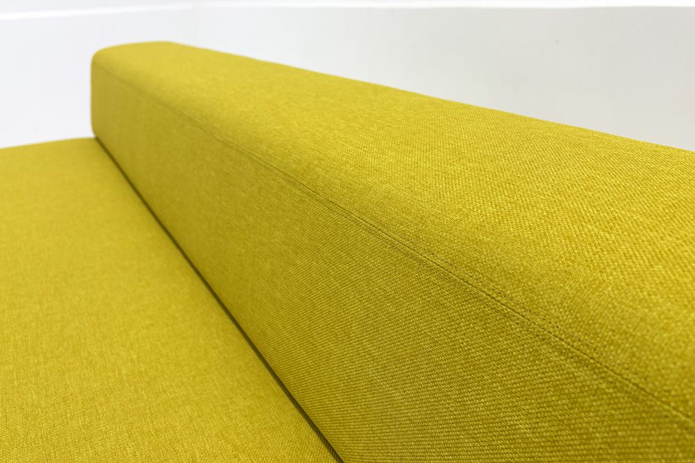 ケーラウンジソファ ノルオフィス Knoll Office k. lounge ローバック3シート 中古 中古オフィス家具 イエロー 1985/720/660の画像