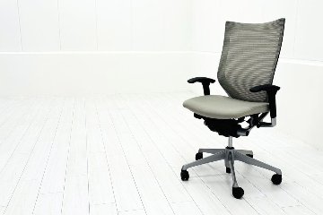 中古 バロンチェア オカムラ OKAMURA Baron 中古オフィス家具 ハイバック 可動肘 ライトグレーの画像