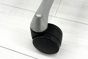 中古 バロンチェア オカムラ OKAMURA Baron 中古オフィス家具 ハイバック 可動肘 ライトグレーの画像