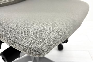 中古 バロンチェア オカムラ OKAMURA Baron 中古オフィス家具 ハイバック 可動肘 ライトグレーの画像