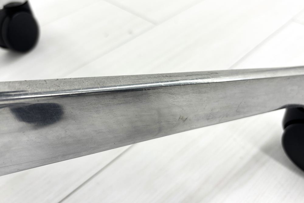 中古 バロンチェア オカムラ OKAMURA Baron 中古オフィス家具 ハイバックメッシュ 可動肘 ライトグレーの画像