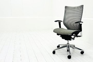 中古 バロンチェア オカムラ OKAMURA Baron 中古オフィス家具 ハイバックメッシュ 可動肘 ライトグレーの画像