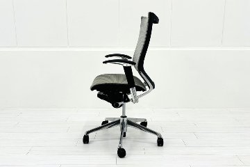 中古 バロンチェア オカムラ OKAMURA Baron 中古オフィス家具 ハイバックメッシュ 可動肘 ライトグレーの画像