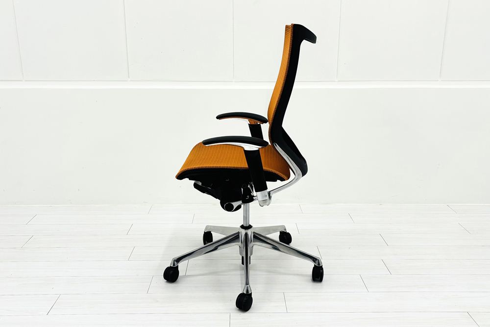 中古 バロンチェア オカムラ OKAMURA Baron 中古オフィス家具 ハイバックメッシュ 可動肘 オレンジの画像