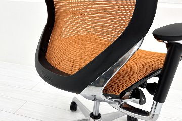 中古 バロンチェア オカムラ OKAMURA Baron 中古オフィス家具 ハイバックメッシュ 可動肘 オレンジの画像