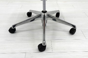 中古 バロンチェア オカムラ OKAMURA Baron 中古オフィス家具 ハイバックメッシュ 可動肘 オレンジの画像