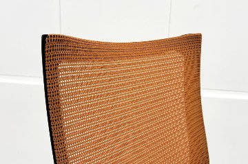 中古 バロンチェア オカムラ OKAMURA Baron 中古オフィス家具 ハイバックメッシュ 可動肘 オレンジの画像