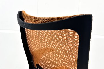 オカムラ 中古 チェア バロンチェア OKAMURA Baron 中古オフィス家具 ハイバック 可動肘 オレンジの画像