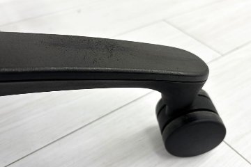 イトーキ エフチェア 中古 2017年製 クッション 固定肘 事務椅子 ITOKI 中古オフィス家具 KF-375JBH-T1M4 レッドの画像