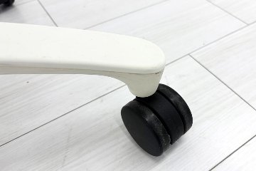 イトーキ エフチェア ローバック 中古 クッション 肘無 事務椅子 ITOKI 中古オフィス家具 レッドの画像