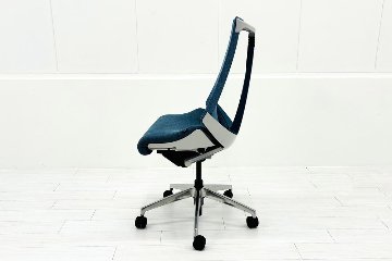 イトーキ アクトチェア 2020年製 中古 ポリッシュ脚  ITOKI Act 肘無 事務椅子中古オフィス家具 ダックブルーの画像
