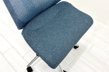 イトーキ アクトチェア 2020年製 中古 ポリッシュ脚  ITOKI Act 肘無 事務椅子中古オフィス家具 ダックブルーの画像