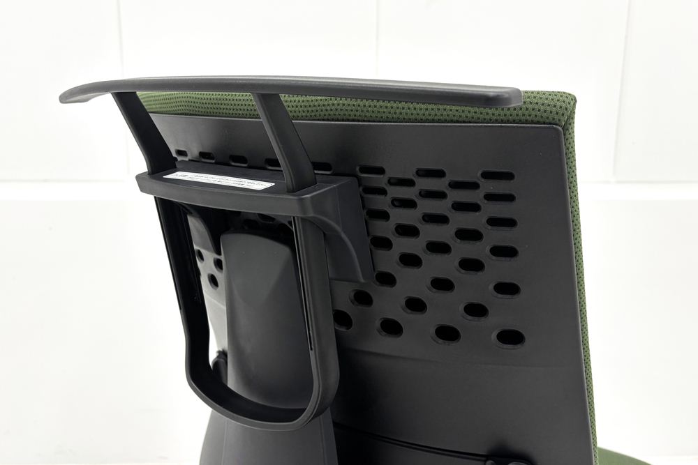 コクヨ ウィザードチェア 肘無 中古 2020年製 ウィザード3 ローバック 中古オフィス家具 KOKUYO Wizard3 グリーンの画像