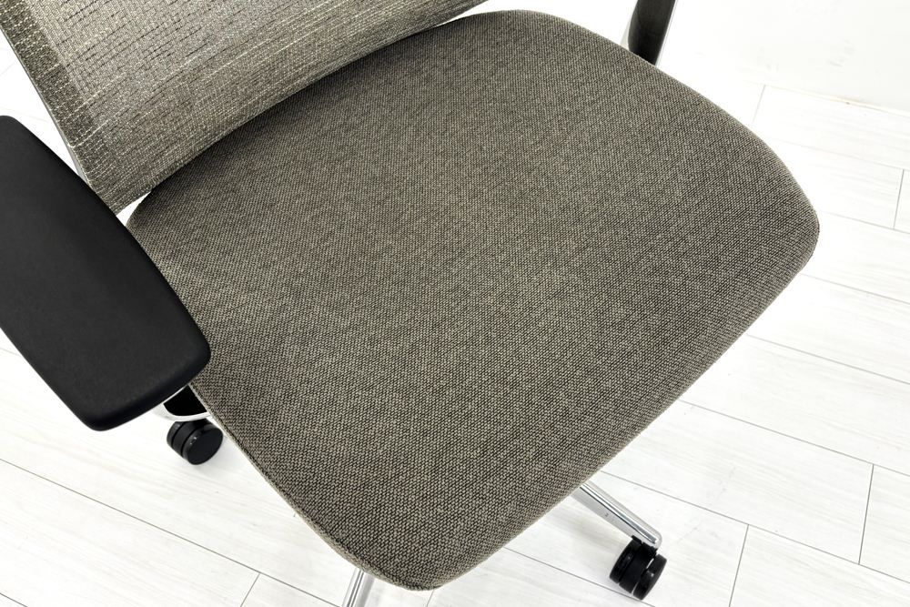 コクヨ Bezel(ベゼル)シリーズ 中古 2020年製 クッション KOKUYO テクスチャードメッシュ 固定肘 中古オフィス家具の画像