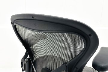 ハーマンミラー アーロンチェア リマスタード Aサイズ ライトシリーズ 中古 2017年製 Herman Miller Aeron Chair Remastered 中古オフィス家具 グラファイトの画像