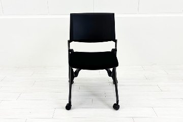 オカムラ Marca(マルカ)シリーズ 肘無 中古 2022年製 【4脚セット】 ミーティングチェア 会議椅子 ネスティングチェア 中古オフィス家具 ブラックの画像