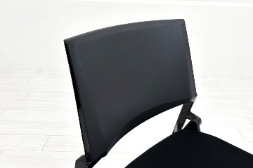 オカムラ Marca(マルカ)シリーズ 肘無 中古 2022年製 【4脚セット】 ミーティングチェア 会議椅子 ネスティングチェア 中古オフィス家具 ブラックの画像