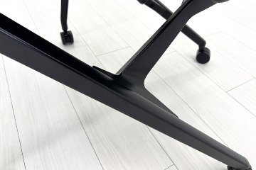 オカムラ Marca(マルカ)シリーズ 肘無 中古 2022年製 ミーティングチェア 会議椅子 ネスティングチェア 中古オフィス家具 ブラックの画像