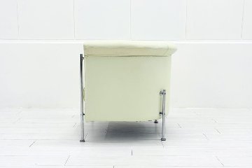 ラウンジチェア シングルソファ 1人用ソファ 中古 多目的チェア 中古オフィス家具 レザー ベージュ系色の画像
