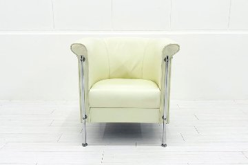 ラウンジチェア シングルソファ 1人用ソファ 中古 多目的チェア 中古オフィス家具 レザー ベージュ系色の画像