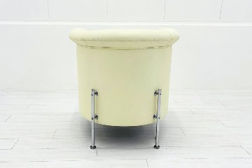 ラウンジチェア シングルソファ 1人用ソファ 中古 多目的チェア 中古オフィス家具 レザー ベージュ系色 700/700/720の画像