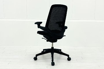 イトーキ ノートチェア 2021年製 中古 ハイバック ブラック 可動肘 アジャスタブル肘 ITOKI nort 中古オフィス家具の画像