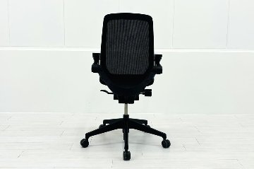 イトーキ ノートチェア 2021年製 中古 ハイバック ブラック 可動肘 アジャスタブル肘 ITOKI nort 中古オフィス家具の画像