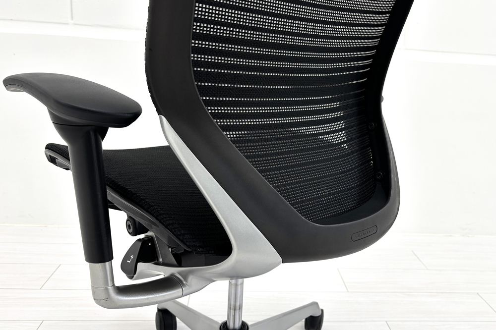 オカムラ バロンチェア 中古 OKAMURA Baron 中古オフィス家具 可動肘 ハイバック グラデーションメッシュ ブラックの画像