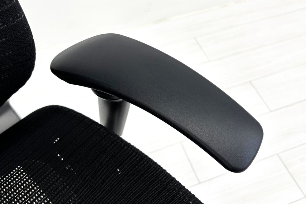オカムラ バロンチェア 中古 OKAMURA Baron 中古オフィス家具 可動肘 ハイバック グラデーションメッシュ ブラックの画像