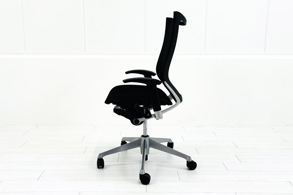 オカムラ バロンチェア 中古 OKAMURA Baron 中古オフィス家具 可動肘 ハイバック グラデーションメッシュ ブラックの画像