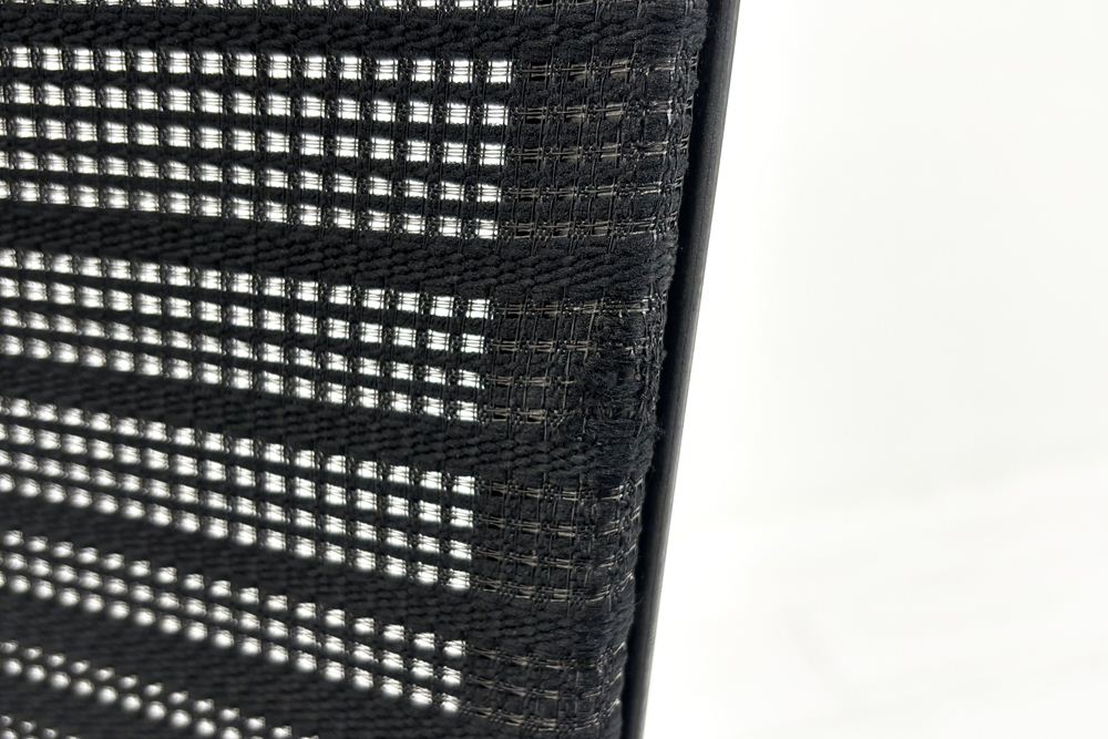 オカムラ バロンチェア 中古 OKAMURA Baron 中古オフィス家具 可動肘 ハイバック グラデーションメッシュ ブラックの画像