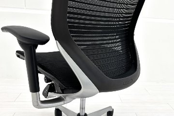 オカムラ バロンチェア 中古 OKAMURA Baron 中古オフィス家具 可動肘 ハイバック グラデーションメッシュ ブラックの画像