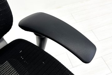 オカムラ バロンチェア 中古 OKAMURA Baron 中古オフィス家具 可動肘 ハイバック グラデーションメッシュ ブラックの画像