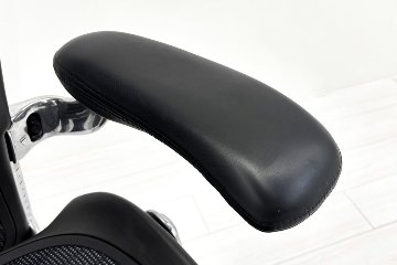 【シリンダー交換済】アーロンチェア 中古 Bサイズ フル装備 タキシードメッシュ ハーマンミラー アルミ脚 レザーアーム Herman Miller Aeron Chair 肘ダイヤルの画像