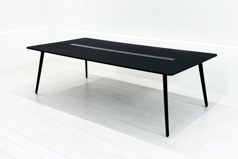 内田洋行 レムナ LEMNA 小型会議テーブル 中古 ブラック ミーティングテーブル 中古 幅2400 中古オフィス家具 2400/1200/720の画像