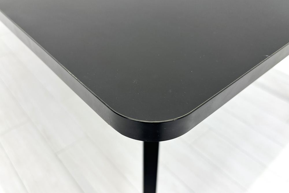 内田洋行 レムナ LEMNA 小型会議テーブル 中古 ブラック ミーティングテーブル 中古 幅2400 中古オフィス家具 2400/1200/720の画像
