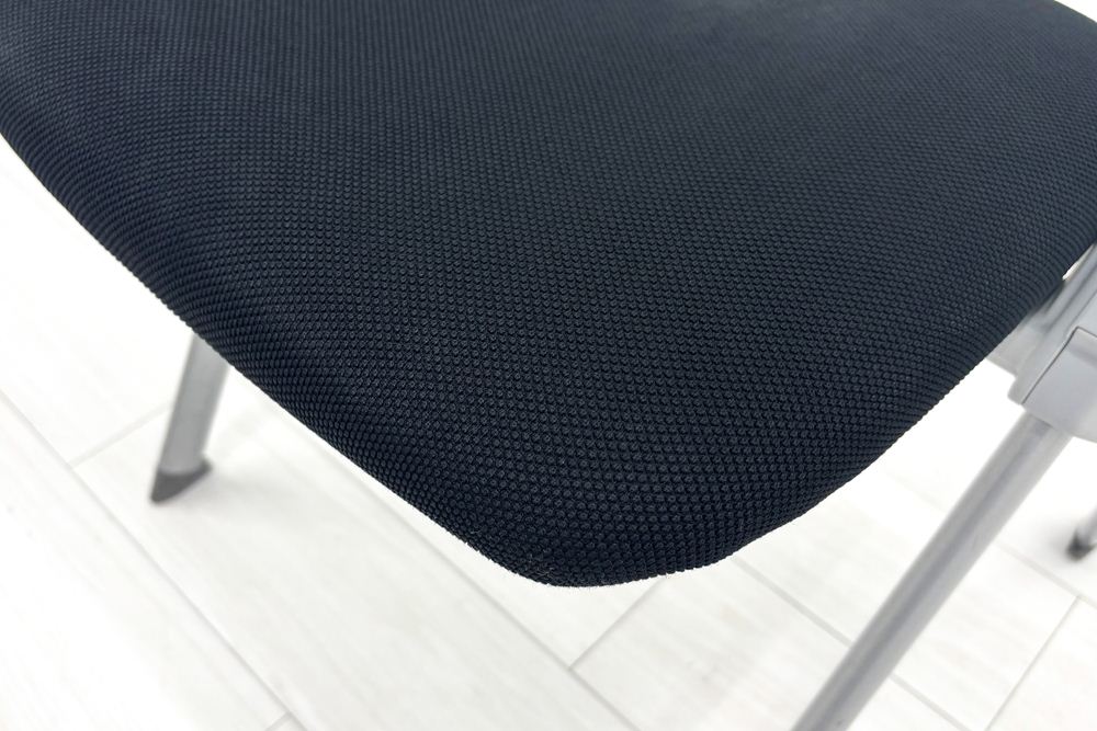 コクヨ アンフィチェア 【4脚セット】 スタッキングチェア 会議椅子 ミーティングチェア 中古オフィス家具 固定脚タイプの画像