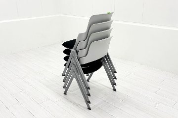 コクヨ アンフィチェア 【4脚セット】 スタッキングチェア 会議椅子 ミーティングチェア 中古オフィス家具 固定脚タイプの画像