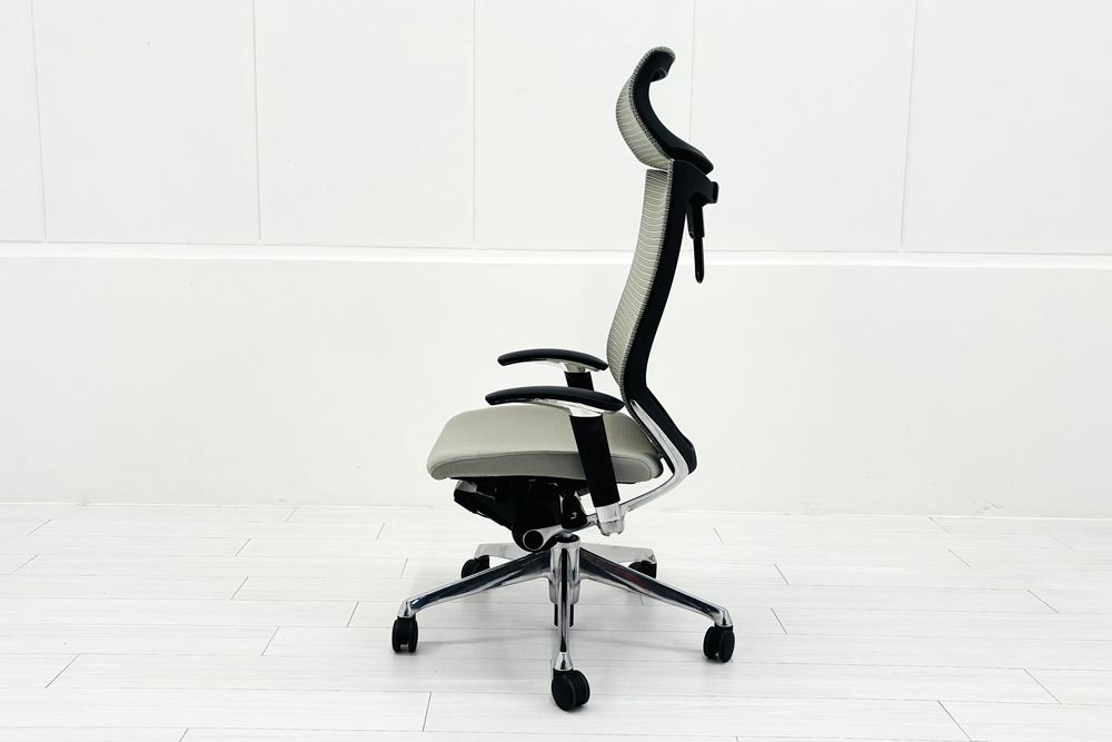 【ポリッシュ脚ピカピカ磨き有！】 オカムラ バロンチェア 中古 Baron エクストラハイバック 可動肘 中古オフィス家具 可動ヘッドレスト ライトグレーの画像
