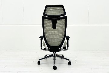 【ポリッシュ脚ピカピカ磨き有！】 オカムラ バロンチェア 中古 Baron エクストラハイバック 可動肘 中古オフィス家具 可動ヘッドレスト ライトグレーの画像