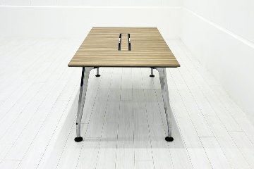 【ポリッシュ脚ピカピカ磨き有！】 コクヨ サイビ 中古 KOKUYO saibi 会議机 ミーティングテーブル 中古オフィス家具 1800/900/720の画像