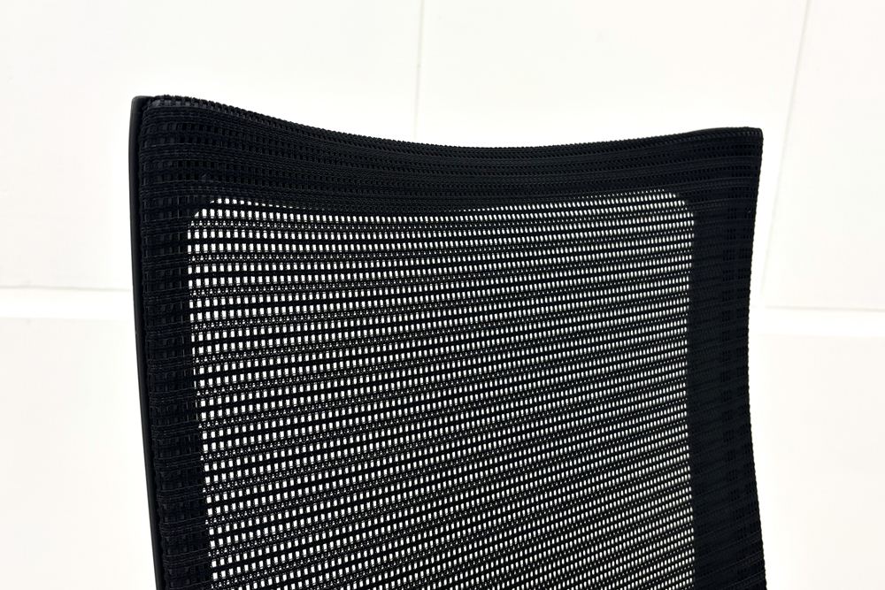 【ポリッシュ脚ピカピカ磨き有！】オカムラ バロンチェア 中古 2020年製 Baron ブラック 可動肘 ハイバック 中古オフィス家具 座クッションの画像