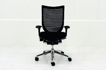 【ポリッシュ脚ピカピカ磨き有！】オカムラ バロンチェア 中古 2020年製 Baron ブラック 可動肘 ハイバック 中古オフィス家具 座クッションの画像