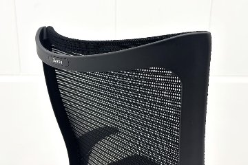 【ポリッシュ脚ピカピカ磨き有！】オカムラ バロンチェア 中古 2020年製 Baron ブラック 可動肘 ハイバック 中古オフィス家具 座クッションの画像